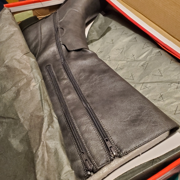 NWT Grey Riding Boots by Aerosoles - Picture 3 of 4